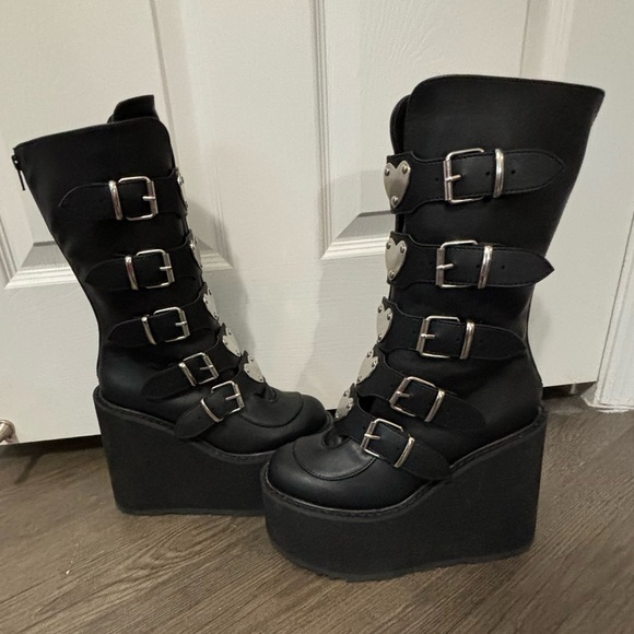Demonia | Swing-230 Platform Boots - Picture 2 of 7